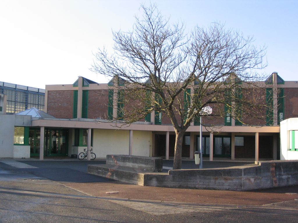 Gymnase Allende extérieur